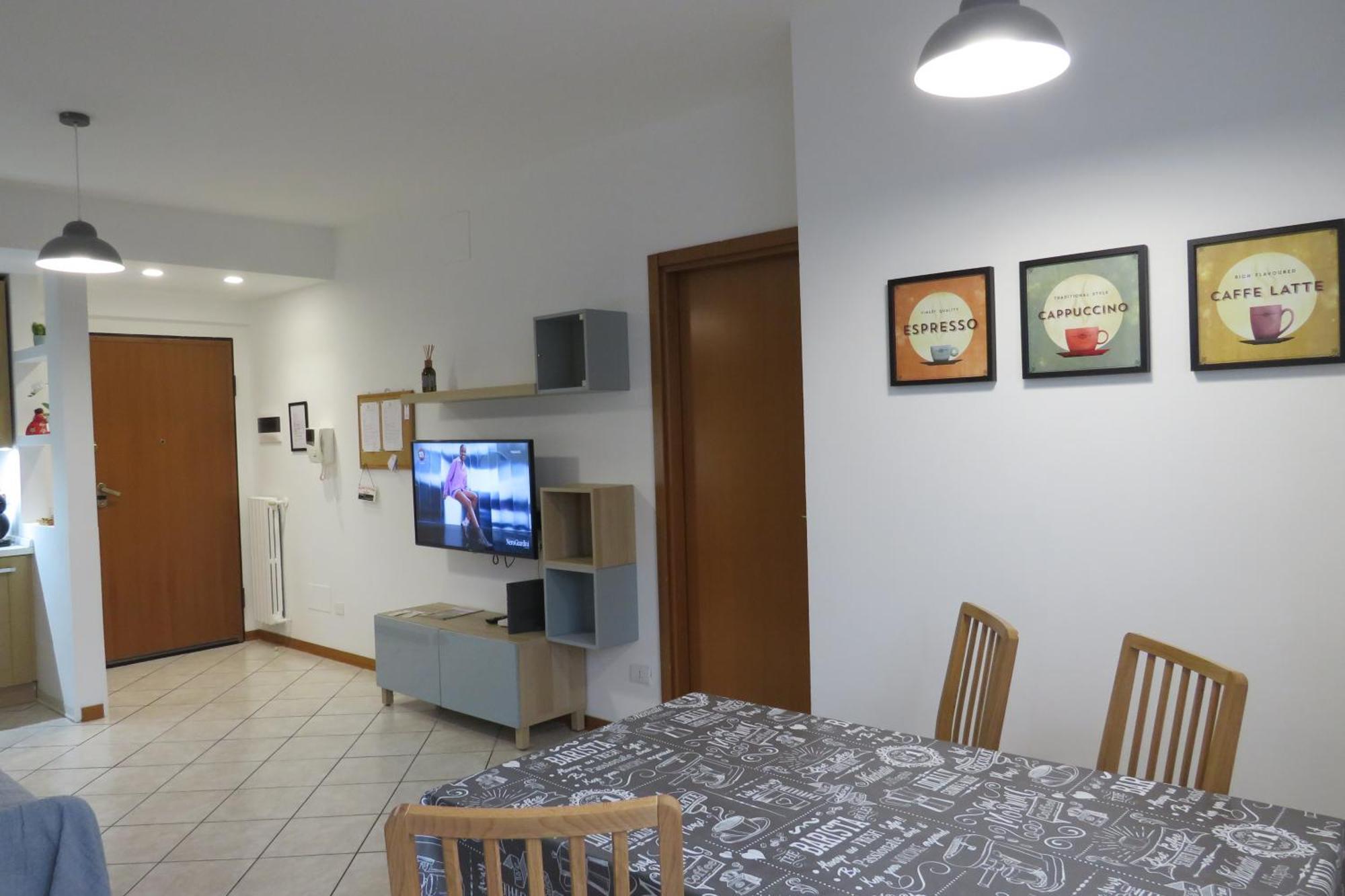 - Easy Apartment *